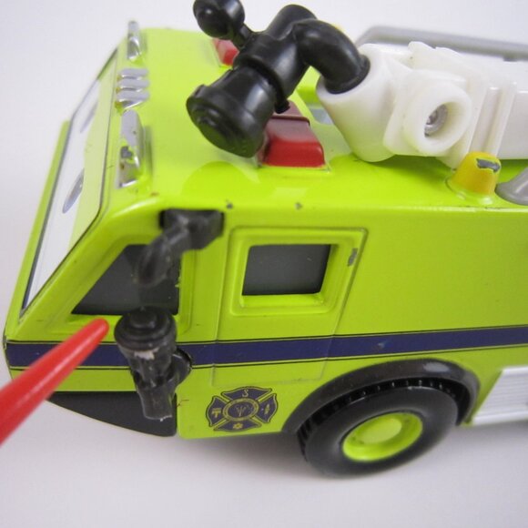 Disney Pixar Planes Fire Rescue Ryker Deluxe Diecast Fire truck TMST 6.25" Long - Picture 3 of 11